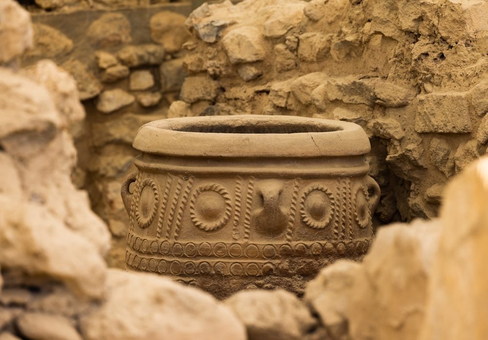 Minoan pottery in Knossos